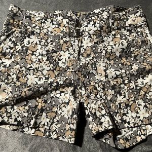 Columbia Size 6 shorts